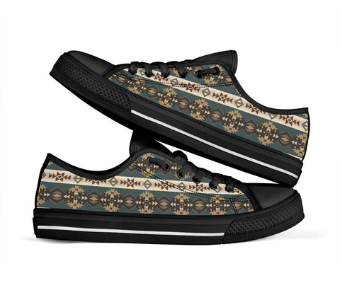 GB-NAT00609 Navajo Geometric Seamless Low Top Canvas Shoe