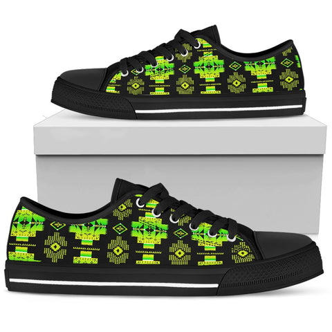 GB-NAT00720-07 Pattern Native American Low Top Canvas Shoe